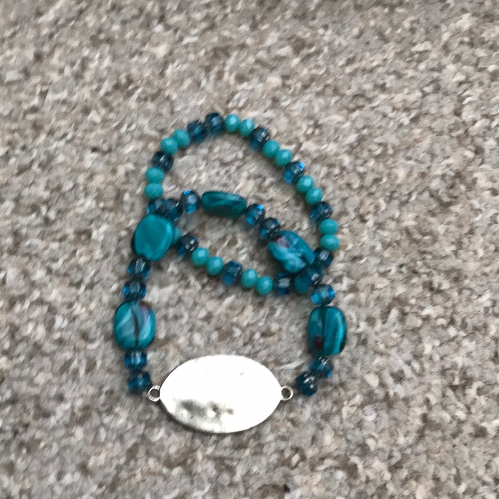 Beaded bracelet w/metal plate
